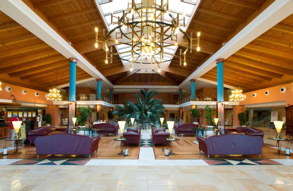 Hipotels Barrosa Palace & Spa Chiclana de la Frontera Bagian luar foto Lobby